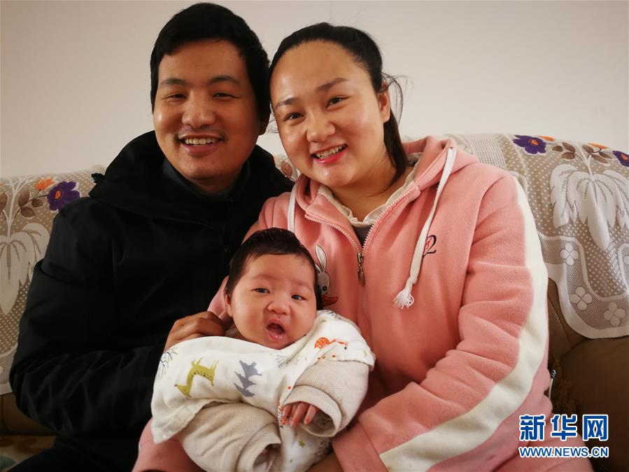 （一線抗疫群英譜·圖文互動）（6）羅文浩：“女兒，你的名字里有溫暖，有榮光！”