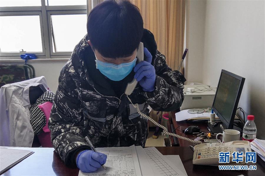（一線抗疫群英譜·圖文互動(dòng)）（2）大學(xué)生志愿者譚藝西：在武漢，我和媽媽共戰(zhàn)“疫”