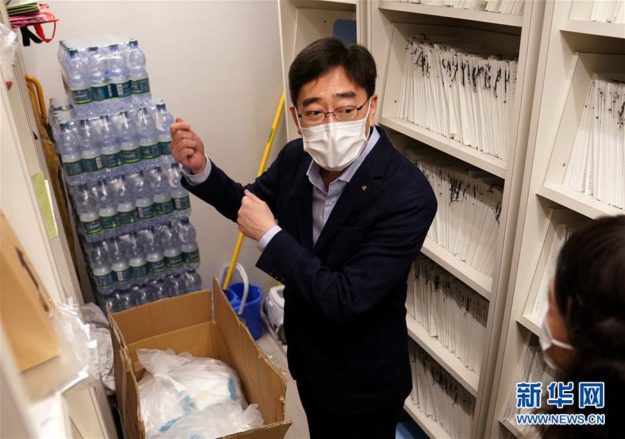 （香港故事·圖文互動）（3）從“非典”到新冠，一位香港醫(yī)生親歷的兩次抗疫