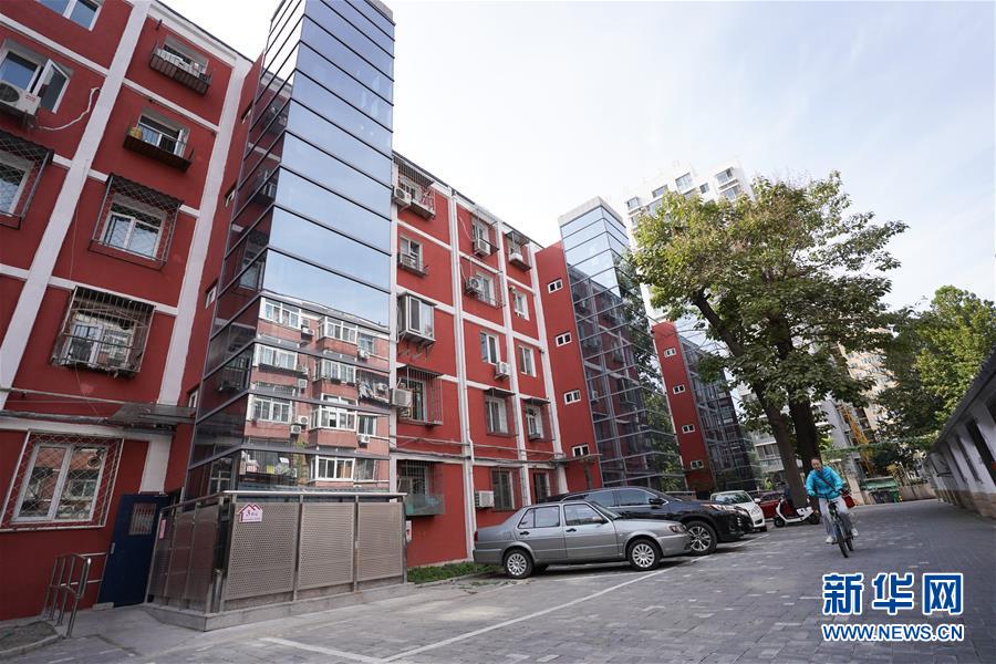 （新華全媒頭條&middot;圖文互動）（1）88級臺階，終于不再是座&ldquo;山&rdquo;？&mdash;&mdash;北京老舊小區(qū)加裝電梯現(xiàn)狀調查