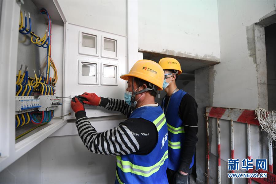 （新華全媒頭條&middot;圖文互動）（5）88級臺階，終于不再是座&ldquo;山&rdquo;？&mdash;&mdash;北京老舊小區(qū)加裝電梯現(xiàn)狀調查