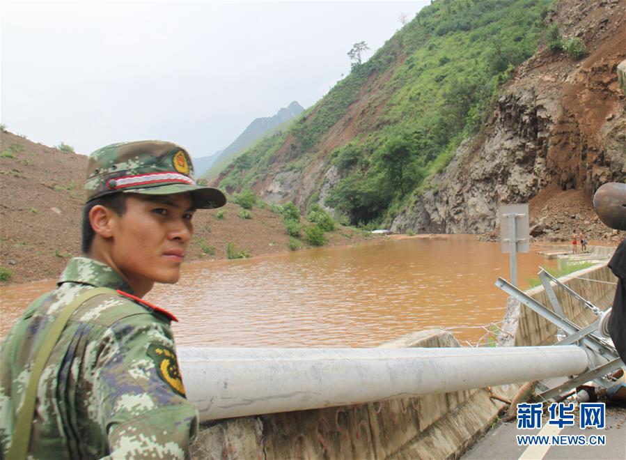 （為了民族復(fù)興·英雄烈士譜·圖文互動）謝樵：為救援泅渡堰塞湖，犧牲時(shí)只有24歲