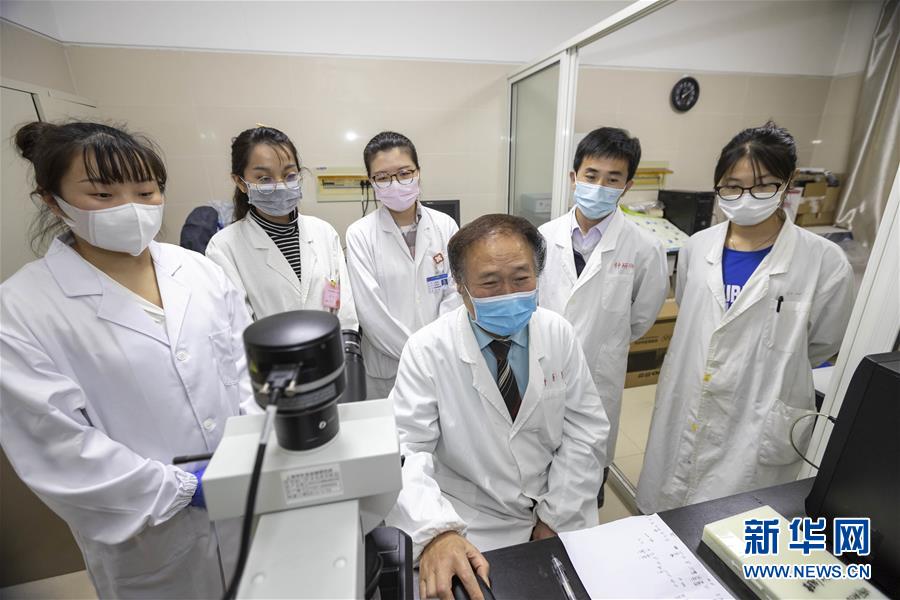 （代表委員履職·圖文互動）（1）“履職與行醫(yī)，都要精益求精”——全國政協(xié)委員吳煥淦履職記