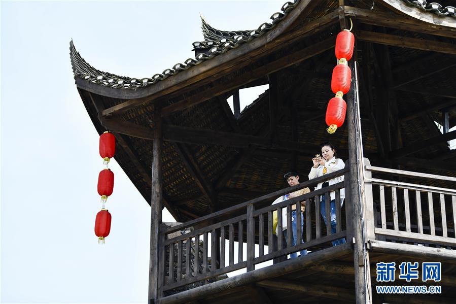 （新華全媒頭條·圖文互動(dòng)）（20）從人民中汲取磅礴力量——習(xí)近平總書(shū)記同出席2020年全國(guó)兩會(huì)人大代表、政協(xié)委員共商國(guó)是紀(jì)實(shí)