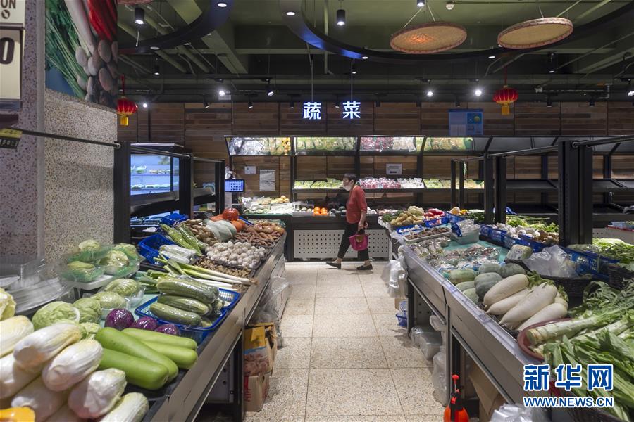 （圖文互動(dòng)）（1）告別臟亂，留住溫情&mdash;&mdash;上海鬧市小菜場(chǎng)見(jiàn)聞