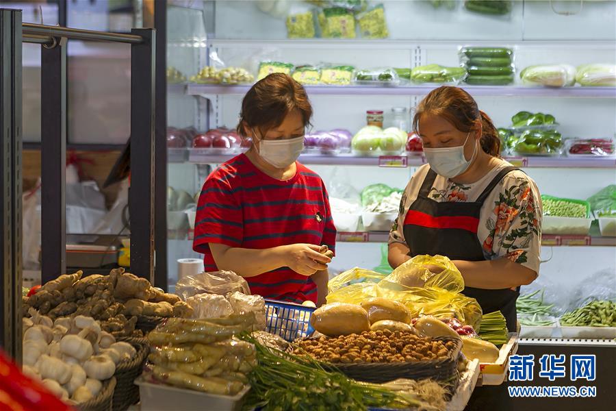 （圖文互動(dòng)）（3）告別臟亂，留住溫情&mdash;&mdash;上海鬧市小菜場(chǎng)見(jiàn)聞