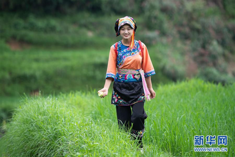 （新華全媒頭條·走向我們的小康生活·圖文互動）（4）那山，那人，那苗寨——十八洞村三代人的奮斗史