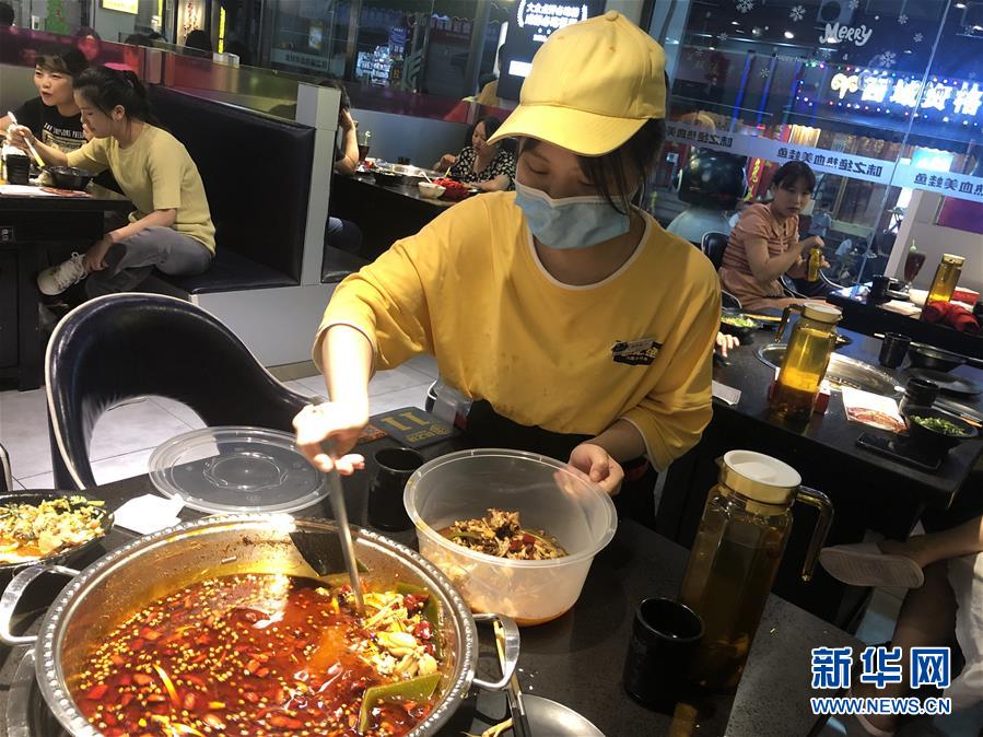 （在習近平新時代中國特色社會主義思想指引下——新時代新作為新篇章·習近平總書記關切事·圖文互動）（1）珍惜盤中餐，狠剎浪費風——各地積極行動堅決制止餐飲浪費