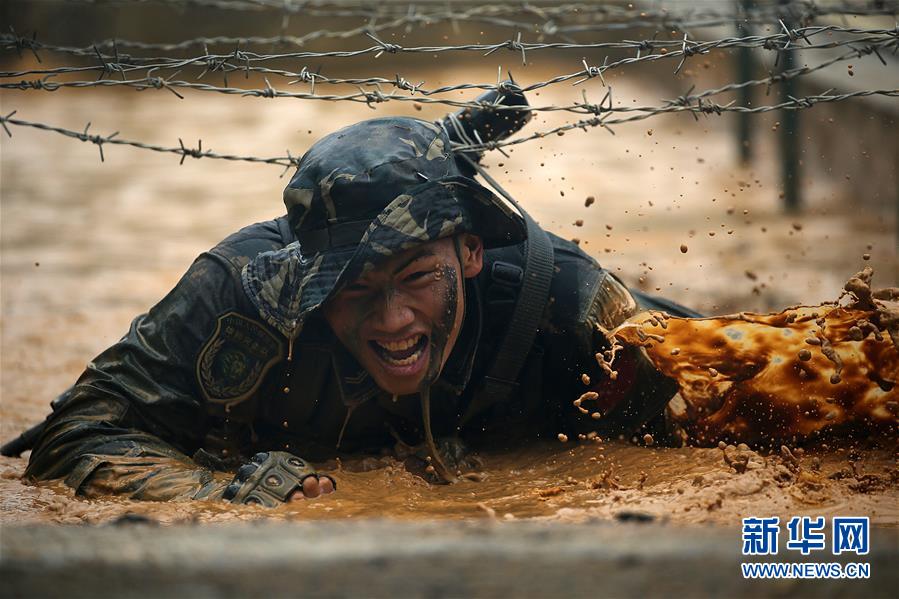 （在習(xí)近平強(qiáng)軍思想指引下·我們在戰(zhàn)位報(bào)告·圖文互動(dòng)）（2）駐澳門部隊(duì)：濠江之畔，最可愛的人