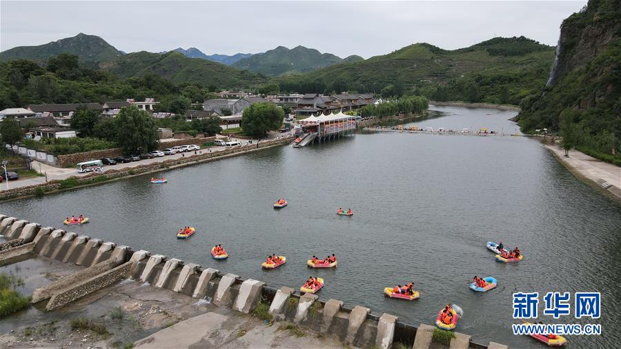 （新華全媒頭條·走向我們的小康生活·圖文互動(dòng)）（3）長(zhǎng)城腳下，小康村串成“珍珠鏈”