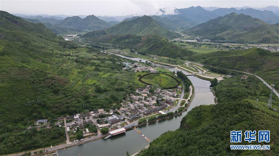 （新華全媒頭條·走向我們的小康生活·圖文互動(dòng)）（5）長(zhǎng)城腳下，小康村串成“珍珠鏈”