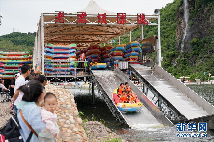 （新華全媒頭條·走向我們的小康生活·圖文互動(dòng)）（6）長(zhǎng)城腳下，小康村串成“珍珠鏈”