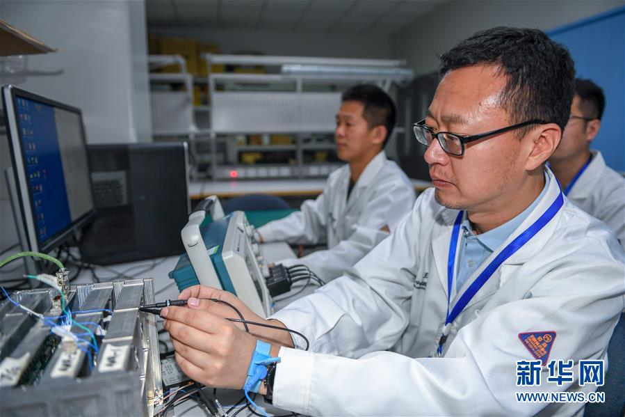 （在習(xí)近平新時代中國特色社會主義思想指引下——新時代新作為新篇章·習(xí)近平總書記關(guān)切事·圖文互動）（3）終不悔為國為民，攀高峰只爭朝夕——來自科學(xué)家們的動人故事