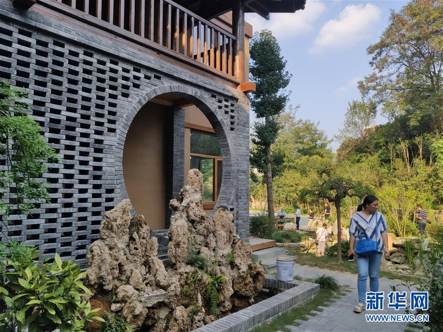 （走向我們的小康生活·圖文互動(dòng)）（1）游客來了，小康近了——生態(tài)旅游引領(lǐng)湖北山區(qū)蝶變二三事