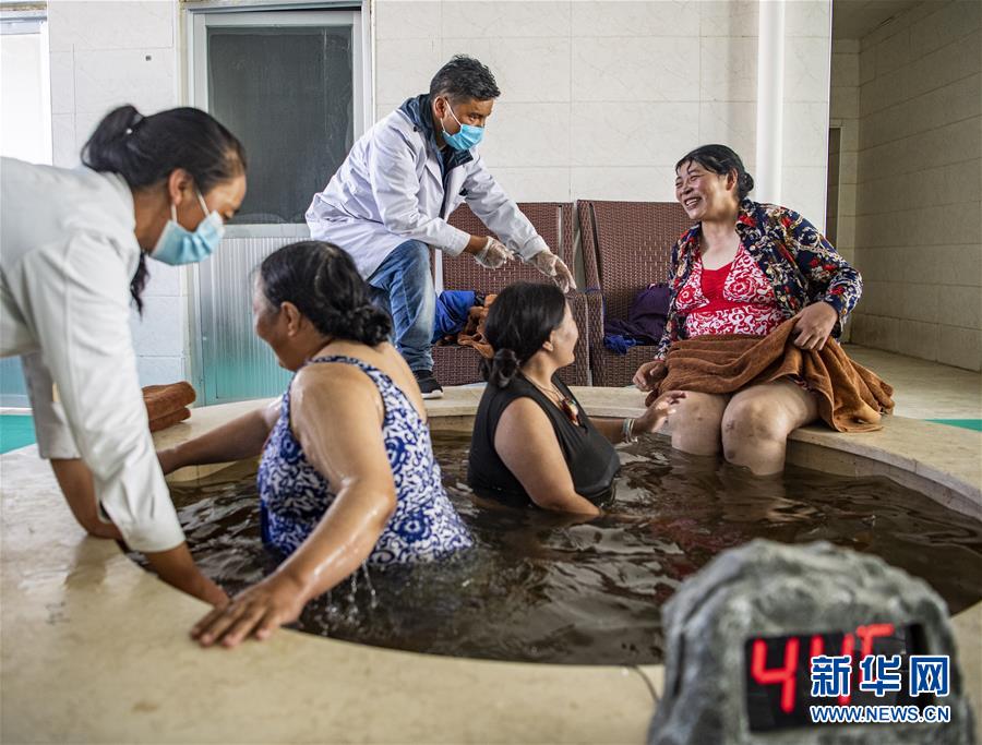 （新華全媒頭條·走向我們的小康生活·圖文互動）（10）扎西德勒，我們的新家園——西藏易地扶貧搬遷搬出幸福美好新生活