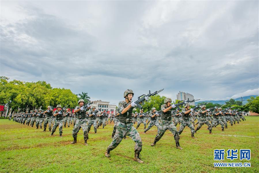 （在習(xí)近平強軍思想指引下·我們在戰(zhàn)位報告·圖文互動）（2）千里移防，鐵心跟黨走——南部戰(zhàn)區(qū)陸軍第75集團(tuán)軍某紅軍旅政治建軍、練兵備戰(zhàn)記事
