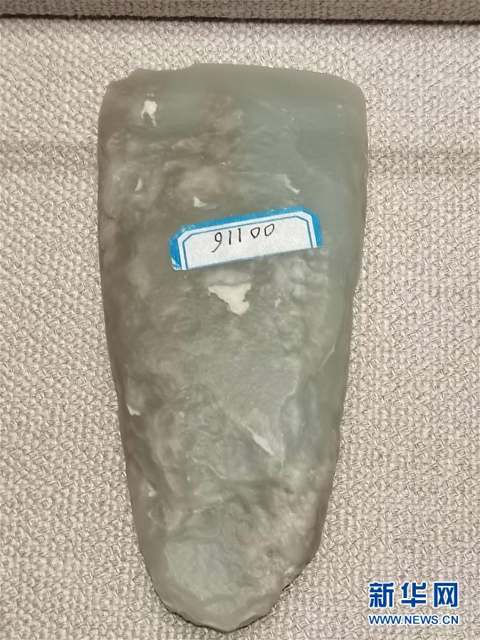 （文化視點(diǎn)·聽(tīng)文物講故事·圖文互動(dòng)）（2）豪橫！古人扛著玉斧在羅布泊打獵
