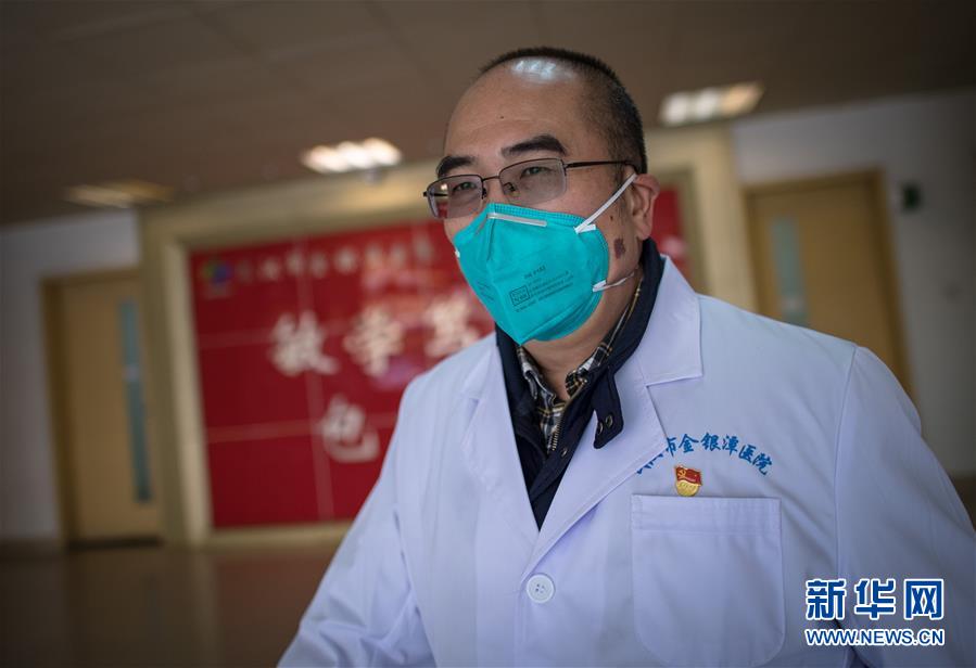 （抗疫先進(jìn)事跡·圖文互動(dòng)）（3）張定宇：疫情“暴風(fēng)眼”里，“漸凍”之軀與時(shí)間賽跑