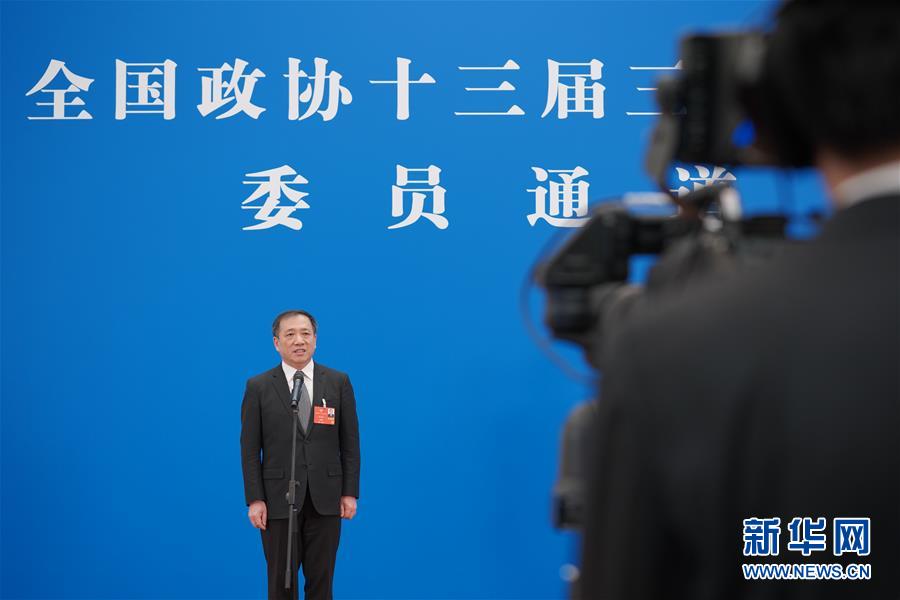（兩會(huì)·政協(xié)開(kāi)幕·XHDW）（7）接受采訪(fǎng)