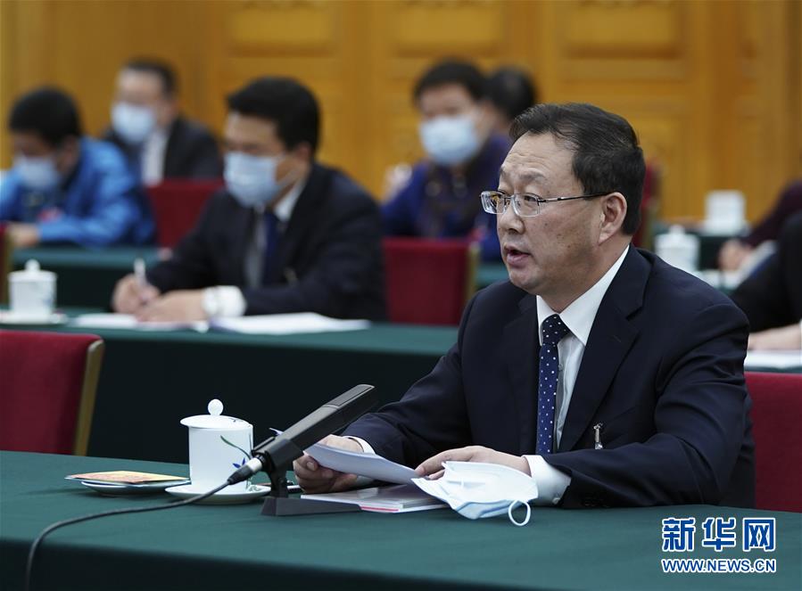 （新華全媒頭條·圖文互動）（9）從人民中汲取磅礴力量——習(xí)近平總書記同出席2020年全國兩會人大代表、政協(xié)委員共商國是紀(jì)實