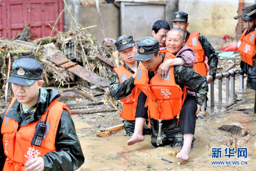 （新華全媒頭條·圖文互動(dòng)）（5）沿著中國(guó)特色強(qiáng)軍之路闊步前進(jìn)——黨中央、中央軍委領(lǐng)導(dǎo)推進(jìn)國(guó)防和軍隊(duì)建設(shè)70年紀(jì)實(shí)