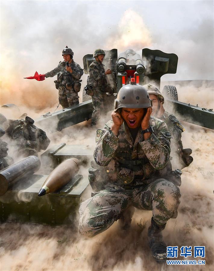 （新華全媒頭條·圖文互動(dòng)）（9）沿著中國(guó)特色強(qiáng)軍之路闊步前進(jìn)——黨中央、中央軍委領(lǐng)導(dǎo)推進(jìn)國(guó)防和軍隊(duì)建設(shè)70年紀(jì)實(shí)