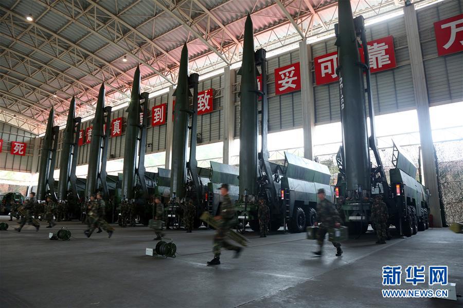 （新華全媒頭條·圖文互動(dòng)）（11）沿著中國(guó)特色強(qiáng)軍之路闊步前進(jìn)——黨中央、中央軍委領(lǐng)導(dǎo)推進(jìn)國(guó)防和軍隊(duì)建設(shè)70年紀(jì)實(shí)
