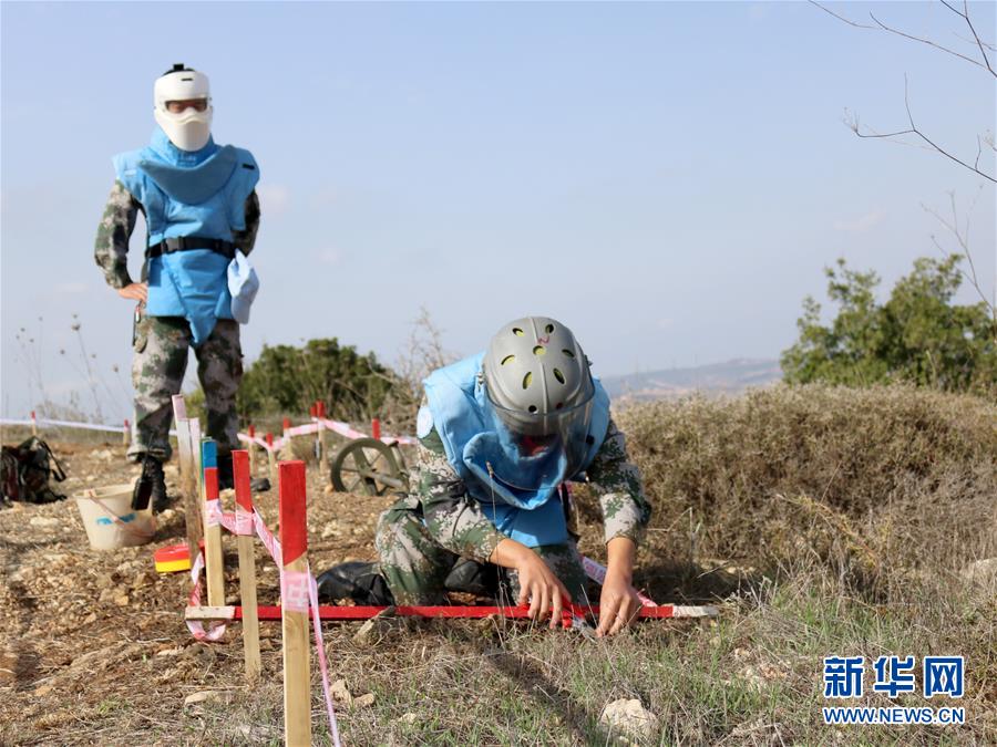 （新華全媒頭條·圖文互動(dòng)）（12）沿著中國(guó)特色強(qiáng)軍之路闊步前進(jìn)——黨中央、中央軍委領(lǐng)導(dǎo)推進(jìn)國(guó)防和軍隊(duì)建設(shè)70年紀(jì)實(shí)