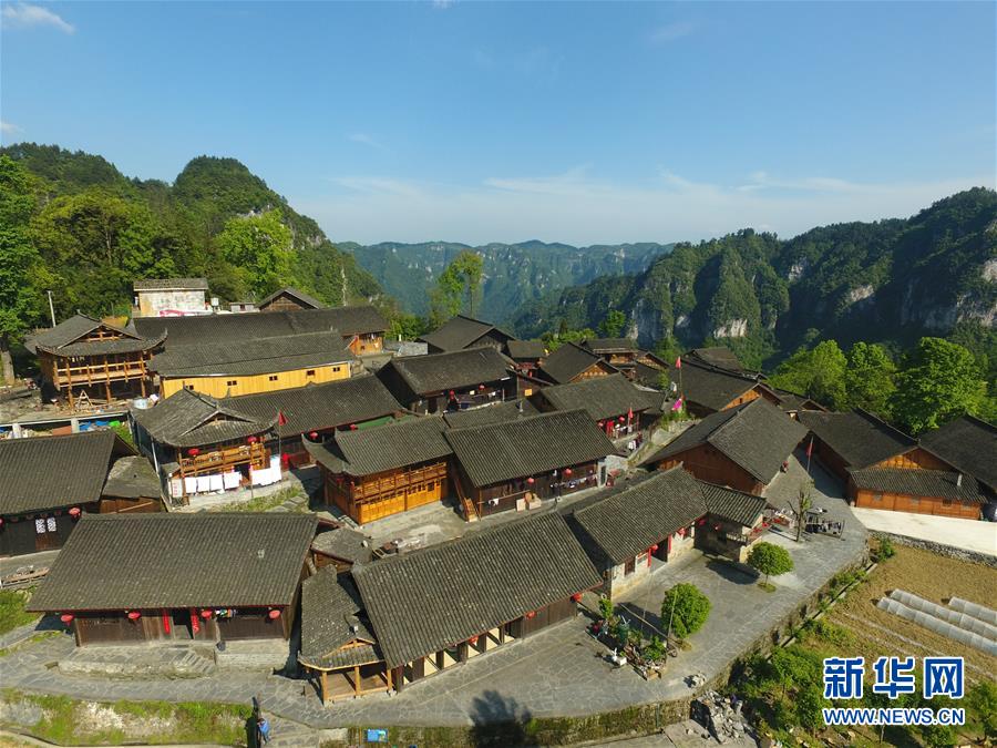 （新華全媒頭條·圖文互動(dòng)）（6）初夏，循著總書記的腳步探訪產(chǎn)業(yè)扶貧新事