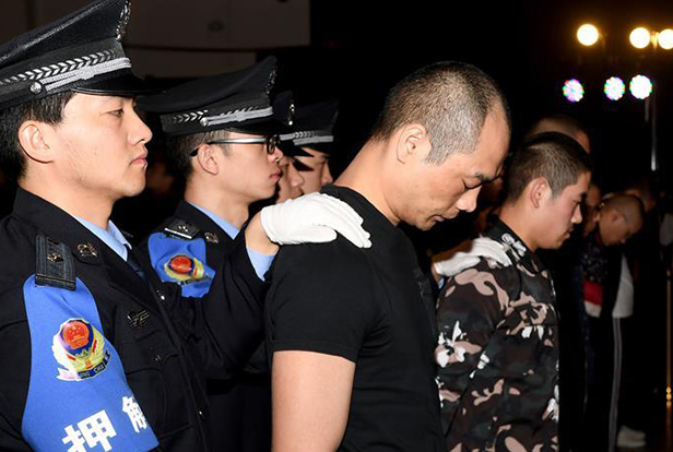 陜西省西安市新城區(qū)人民法院依法對韓某某等8人非法高利放貸、暴力討債涉黑一案公開宣判