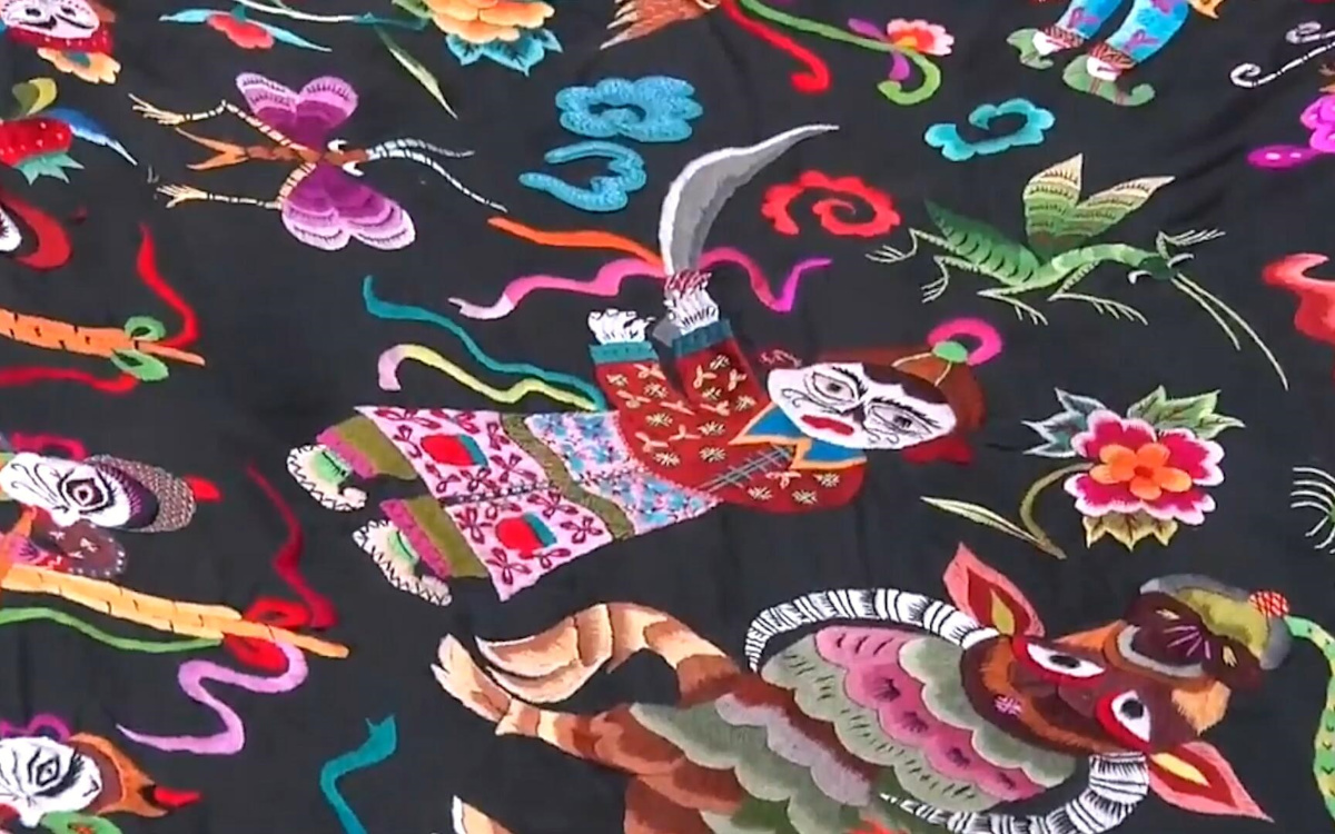 苗繡繡品慢慢得到市場認(rèn)可，回鄉(xiāng)的繡娘逐漸多了起來