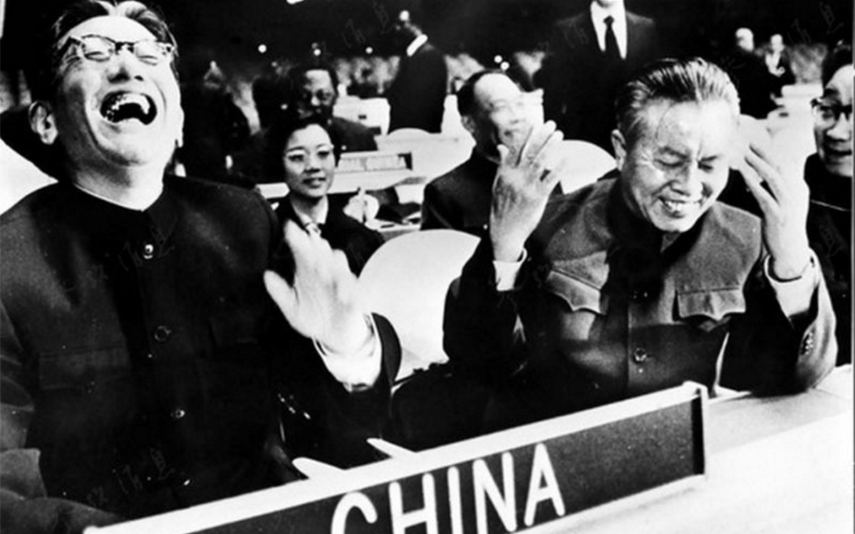 1971年10月25日，聯(lián)大通過決議，恢復(fù)了中華人民共和國在聯(lián)合國的合法席位