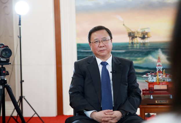 堅持黨的領導、加強黨的建設，是國有企業(yè)的光榮傳統(tǒng)。