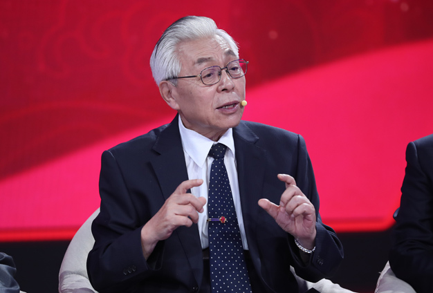 月亮離地球最近，是到達各個遙遠天體的一個‘轉(zhuǎn)運站’。