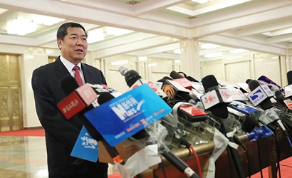 何立峰：2016年實現(xiàn)了穩(wěn)增長、穩(wěn)就業(yè)