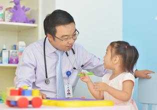 加強兒科醫(yī)生、助產(chǎn)士等緊缺人才培養(yǎng)