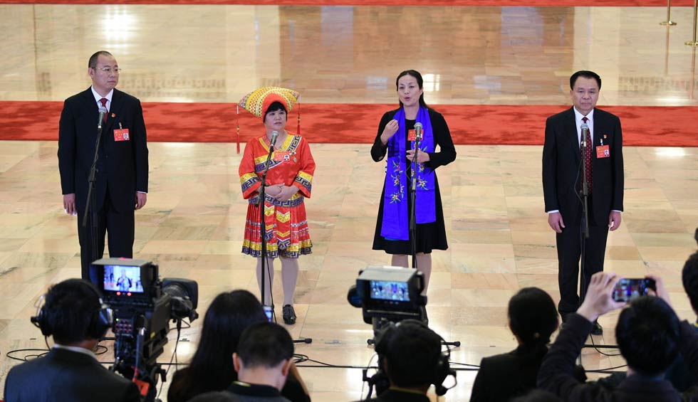 蔡松濤、杜麗群、楊小玲、賈立群接受采訪