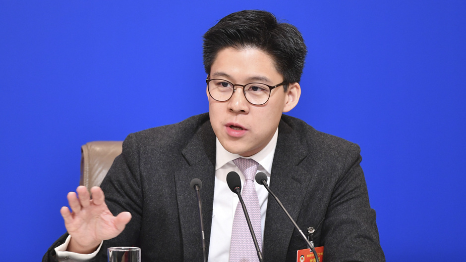 全國政協(xié)委員、中國香港體育協(xié)會暨奧林匹克委員會副會長、霍英東集團(tuán)副總裁 霍啟剛
