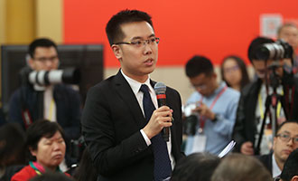 中央電視臺(tái)、中國(guó)國(guó)際電視臺(tái)記者提問