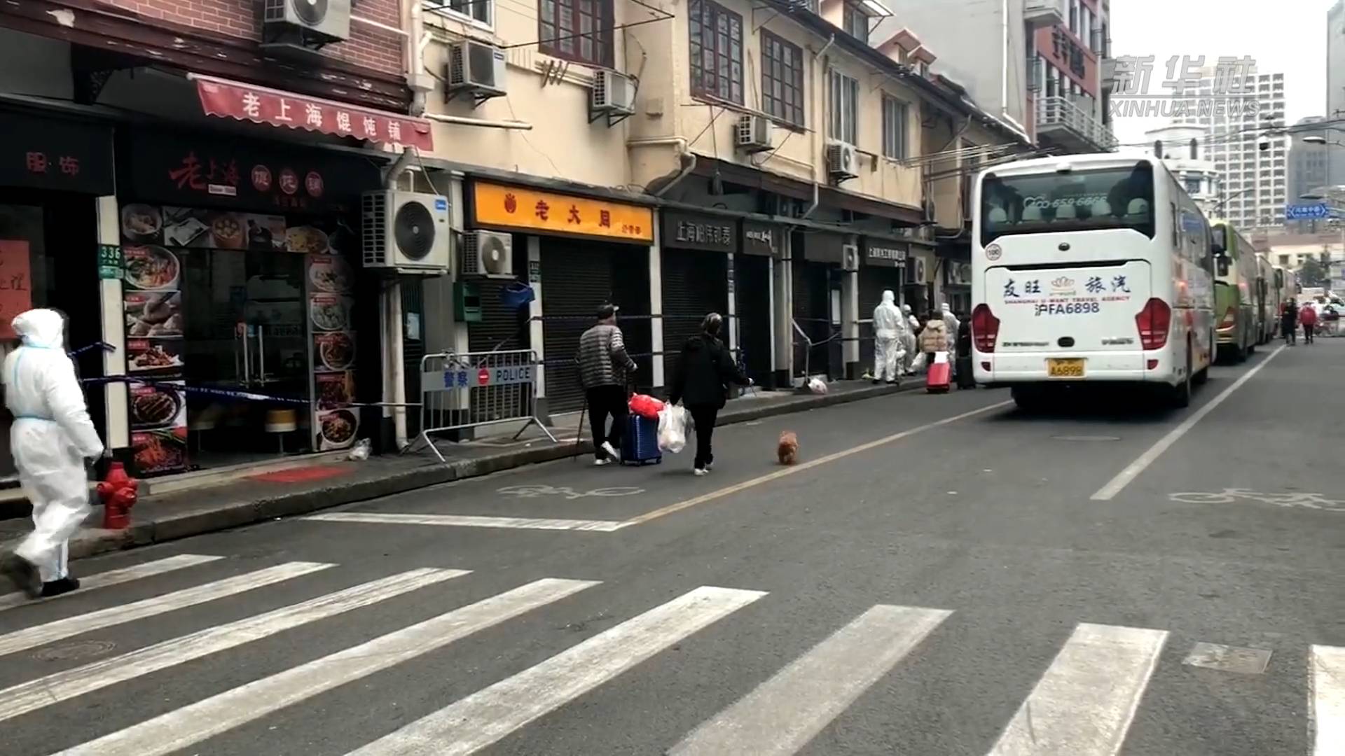 居民隔離可以帶寵物了，暖心！
