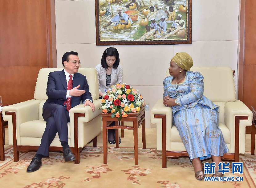 5月5日，中國國務院總理李克強在亞的斯亞貝巴非洲聯(lián)盟總部會見非盟委員會主席祖馬。 新華社記者李濤攝