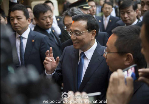 李克強(qiáng)：在非中企了解當(dāng)?shù)匚幕拍茉「D片來源：“新國際”微博。