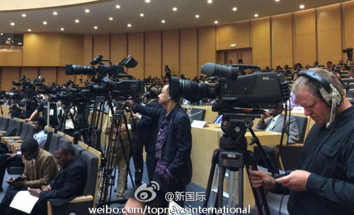 李克強(qiáng)即將在非盟總部發(fā)表演講，請柬“一柬難求”。圖片來源：“新國際”微博。
