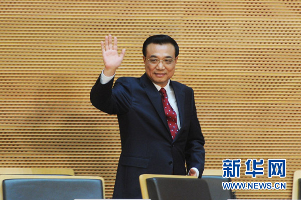 5月5日，中國(guó)國(guó)務(wù)院總理李克強(qiáng)在位于亞的斯亞貝巴的非洲聯(lián)盟總部發(fā)表題為《開(kāi)創(chuàng)中非合作更加美好的未來(lái)》的演講。 新華社記者 謝環(huán)馳 攝 