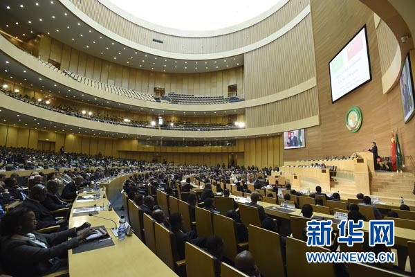  5月5日，中國(guó)國(guó)務(wù)院總理李克強(qiáng)在位于亞的斯亞貝巴的非洲聯(lián)盟總部發(fā)表題為《開(kāi)創(chuàng)中非合作更加美好的未來(lái)》的演講。 新華社記者 李學(xué)仁 攝 