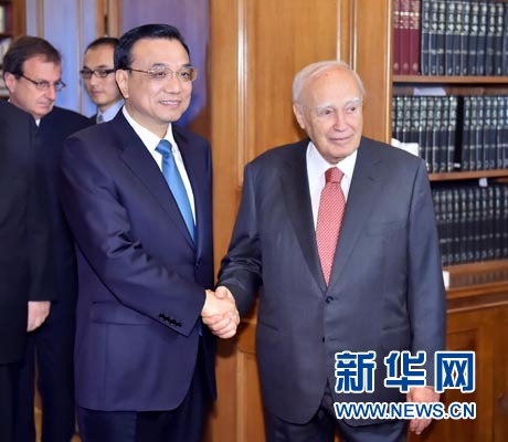 6月20日，國務(wù)院總理李克強(qiáng)在雅典總統(tǒng)府會見希臘總統(tǒng)帕普利亞斯。 新華社記者 李濤 攝