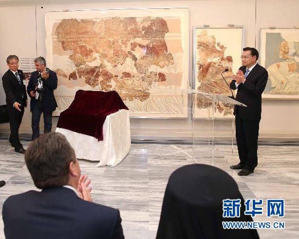 6月21日，國務(wù)院總理李克強與希臘總理薩馬拉斯共同出席希臘伊拉克利翁博物館新館開館儀式并發(fā)表講話。 新華社記者 龐興雷 攝 