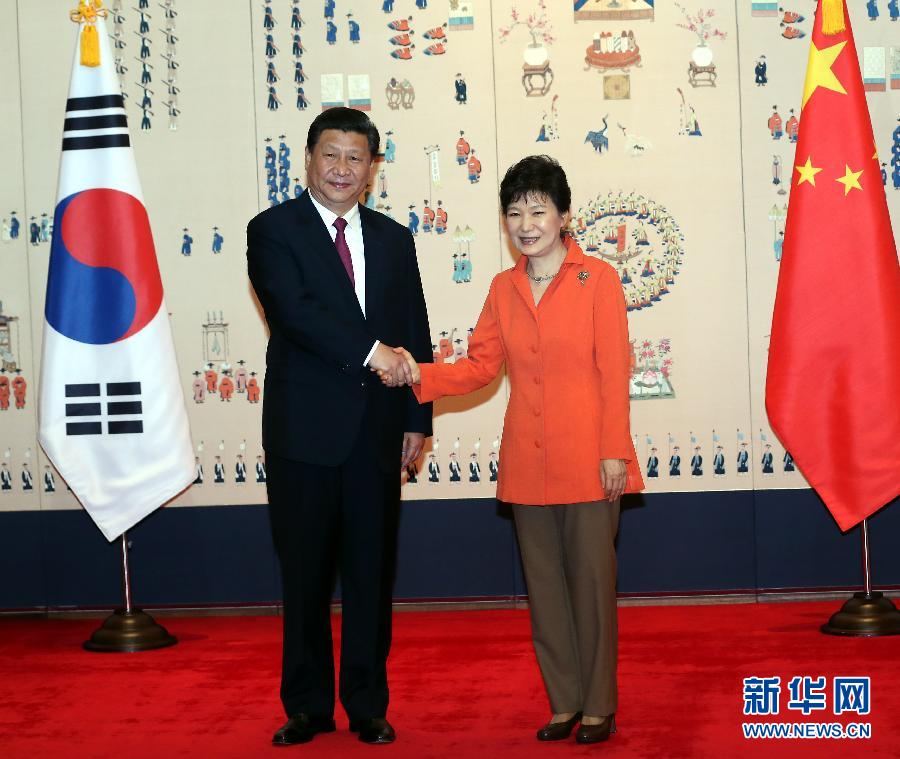 7月3日，國家主席習(xí)近平在首爾同韓國總統(tǒng)樸槿惠舉行會談。新華社記者 蘭紅光 攝