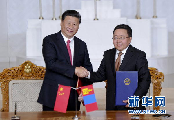 8月21日，國家主席習近平在烏蘭巴托同蒙古國總統(tǒng)額勒貝格道爾吉舉行會談。會談后，兩國元首共同簽署并發(fā)表《中華人民共和國和蒙古國關于建立和發(fā)展全面戰(zhàn)略伙伴關系的聯(lián)合宣言》。新華社記者 張鐸 攝