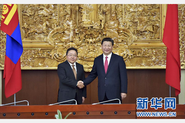 8月21日，國家主席習近平在烏蘭巴托同蒙古國總統(tǒng)額勒貝格道爾吉舉行會談。 新華社記者 李濤 攝 